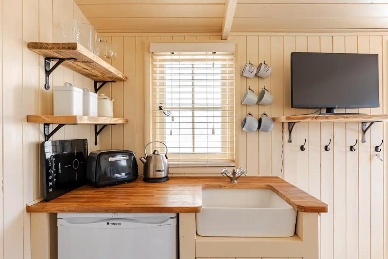 Shepherd'S Hut, บาธ ภายนอก รูปภาพ